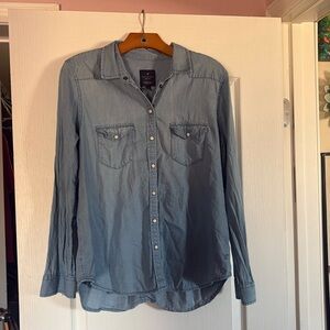 American Eagle button up shirt
